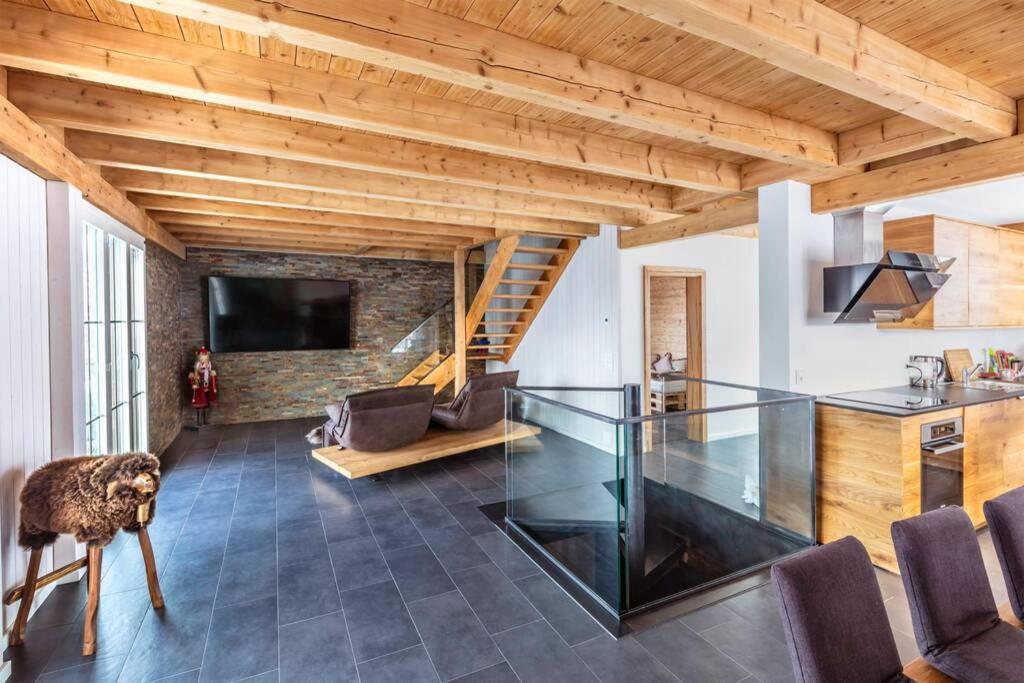 Exklusives Chalet Mit Traumhafter See- Und Bergsicht Seelisberg Exterior photo