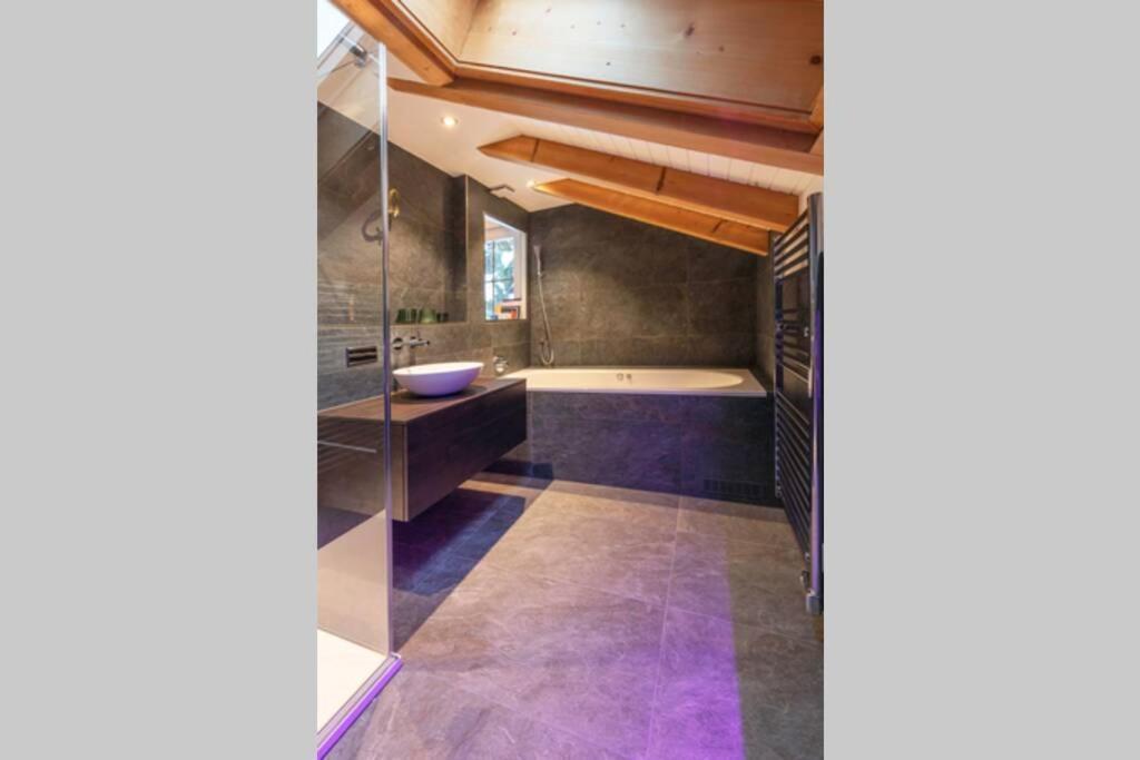 Exklusives Chalet Mit Traumhafter See- Und Bergsicht Seelisberg Exterior photo