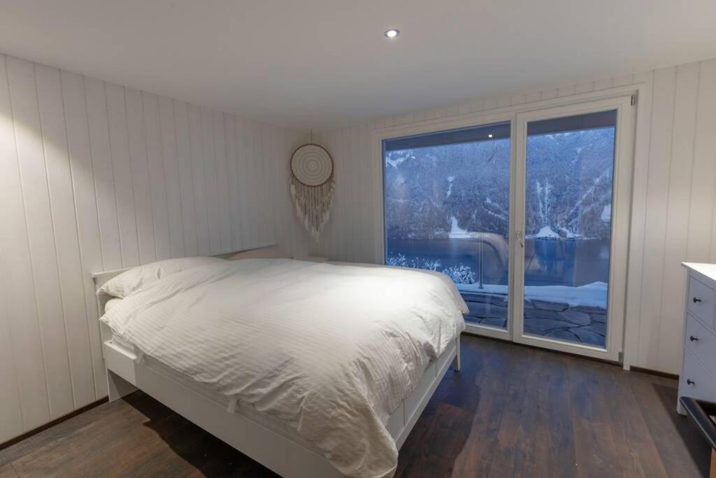 Exklusives Chalet Mit Traumhafter See- Und Bergsicht Seelisberg Exterior photo